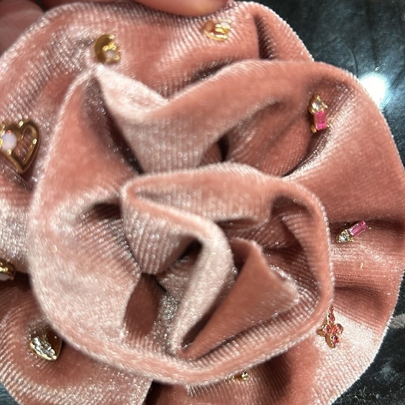 Brand New FREE PEOPLE Rosette Stud Pack Pink mauve rose nwot one size - Picture 4 of 7